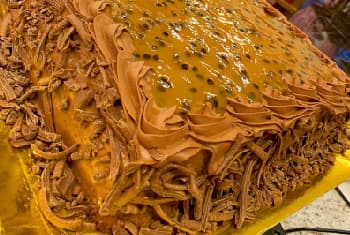 bolo-mousse-de-maracuja